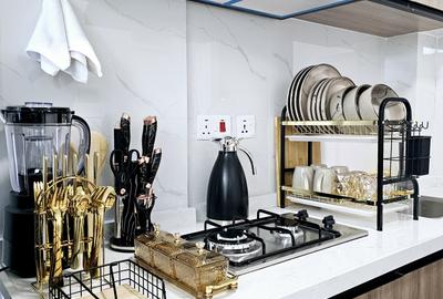 Serviced 1 Bed Apartment with En Suite in Riverside - 4