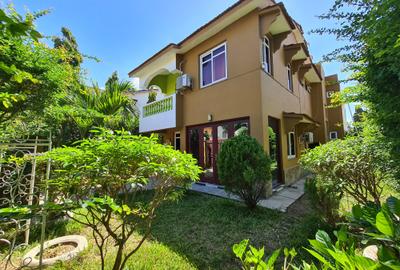 4 Bed Villa with En Suite in Nyali Area