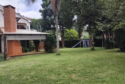 5 Bed House with En Suite at Runda