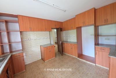 4 Bed House with En Suite in Runda - 3