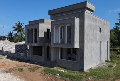 3 Bed Townhouse with En Suite at Mtwapa - 2