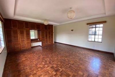 5 Bed Villa with En Suite at Runda - 3