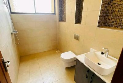 4 Bed House with En Suite at Membley - 3