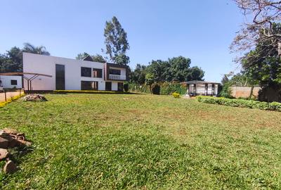 6 Bed House with En Suite in Runda - 3