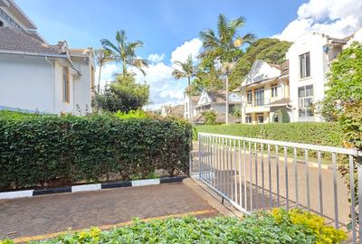 4 Bed Townhouse with En Suite at Lavington Green. - 2