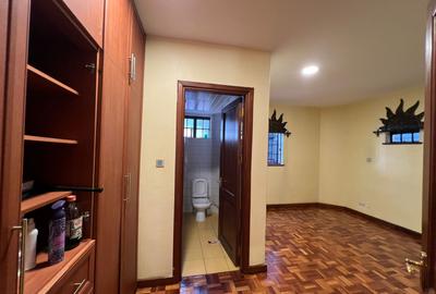 4 Bed Townhouse with En Suite in Lavington - 2