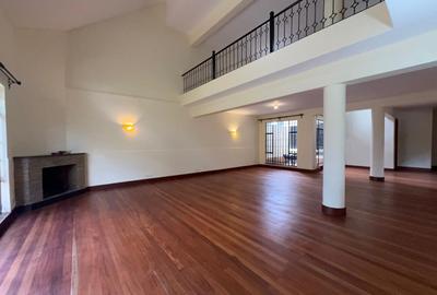 5 Bed Townhouse with En Suite in Lavington - 4