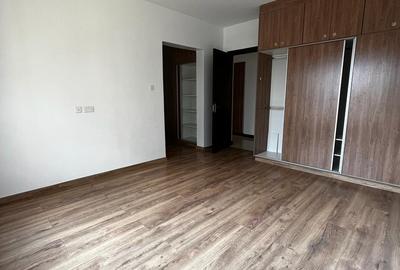 3 Bed Apartment with En Suite at Parklands - 2