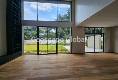 5 Bed House with En Suite in Runda