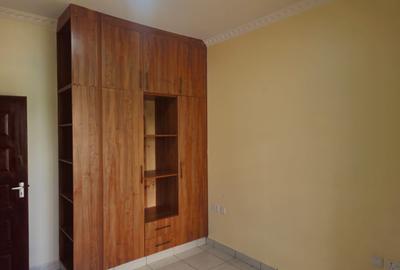 4 Bed House with En Suite in Kitengela - 2