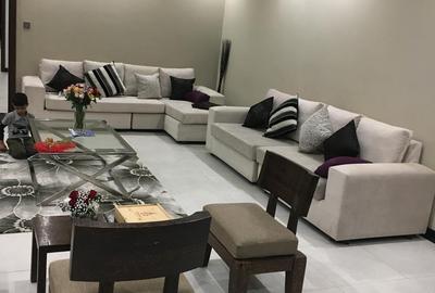 4 Bed Apartment with Lift in Parklands - 3