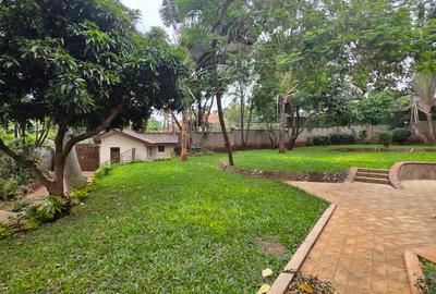 5 Bed House with En Suite at Old Runda - 2