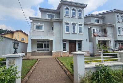 5 Bed Villa with En Suite at Amboseli Road