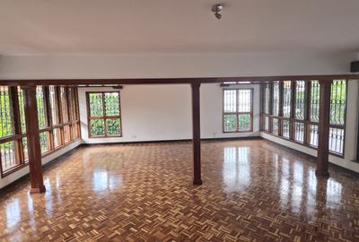 5 Bed Villa with En Suite in Gigiri - 3
