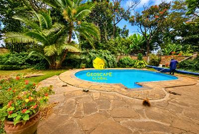 5 Bed House with En Suite in Runda