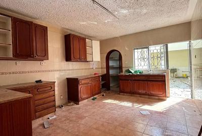 4 Bed Townhouse with En Suite in Westlands Area - 3
