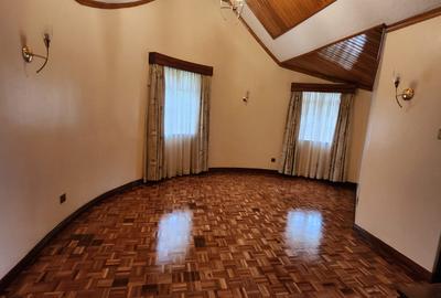 5 Bed House with En Suite at Hardy Area - 4