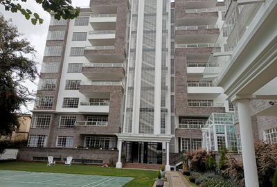 3 Bed Apartment with En Suite in Lavington