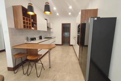 Furnished 3 Bed Apartment with En Suite in Parklands - 2