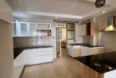3 Bed Apartment with En Suite at Othaya Road - 3