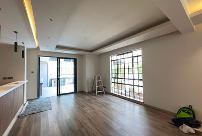 4 Bed Townhouse with En Suite in General Mathenge - 2