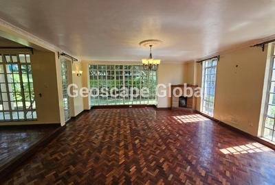 5 Bed House with En Suite in Rosslyn - 3