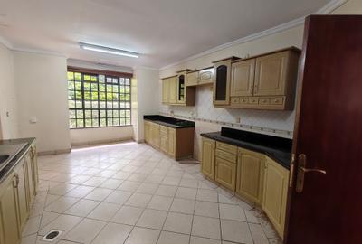 5 Bed Townhouse with En Suite in Kitisuru - 4