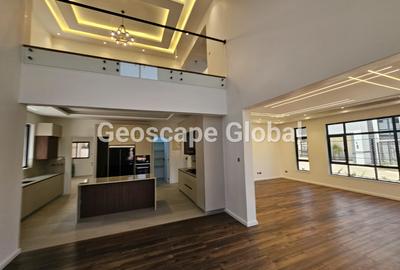 5 Bed House with En Suite in Lavington - 2