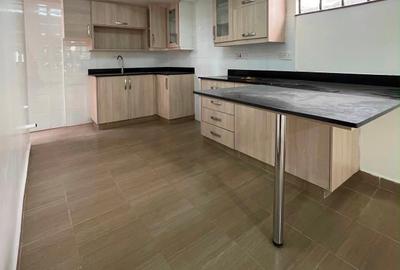 1 Bed Apartment with En Suite in Kileleshwa - 2