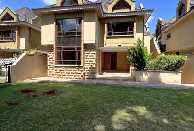 5 Bed Townhouse with En Suite in Lavington - 2