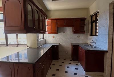 3 Bed Apartment with En Suite in Brookside - 3