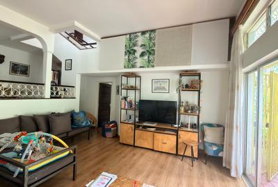 4 Bed Townhouse with En Suite in Rhapta Road - 4