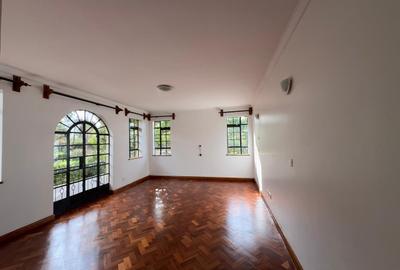 5 Bed Townhouse with En Suite in Kitisuru - 2