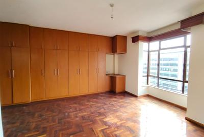 3 Bed Apartment with En Suite in Kilimani