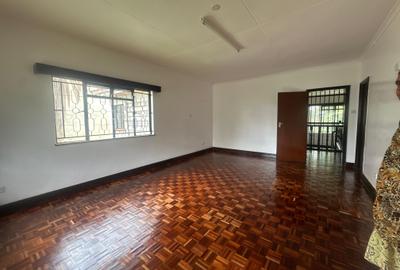 4 Bed Villa with En Suite at Lavington