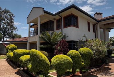 5 Bed House with En Suite in Runda