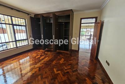 5 Bed House with En Suite in Kitisuru