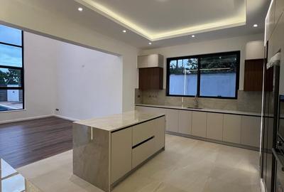 5 Bed Townhouse with En Suite at Mzima Springs - 2