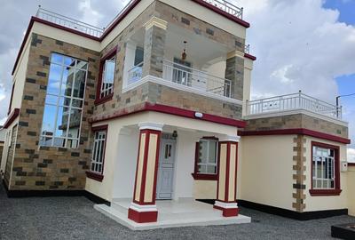 4 Bed House with En Suite at Luxurious 4 Bedrooms Maisonette