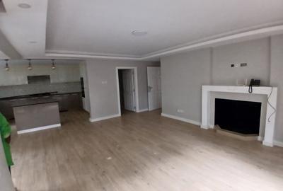 3 Bed Apartment with En Suite at Lavington - 2