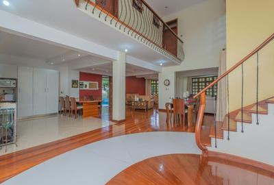 5 Bed House with En Suite in Muthaiga