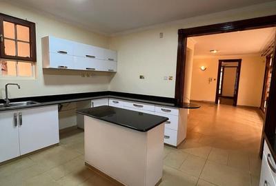 4 Bed Townhouse with En Suite at Kyuna - 3