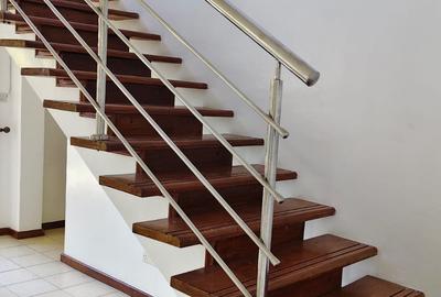 4 Bed House with En Suite in Spring Valley - 3