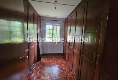 5 Bed House with En Suite in Rosslyn - 2