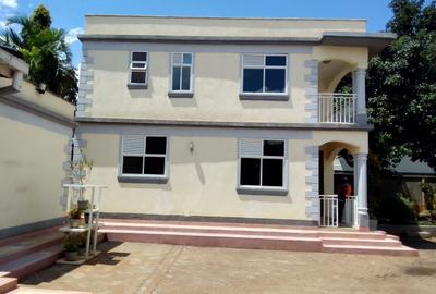 3 Bed House with Garden in Runda