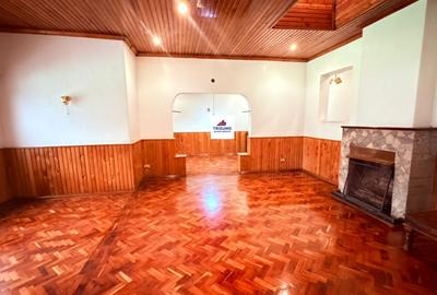 4 Bed House with En Suite in Spring Valley - 3