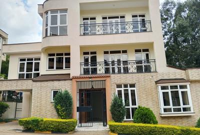 5 Bed Townhouse with En Suite in Lavington