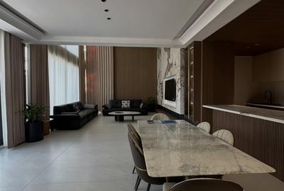 5 Bed Townhouse with En Suite in Lavington - 2