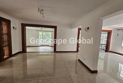 5 Bed House with En Suite in Rosslyn - 2