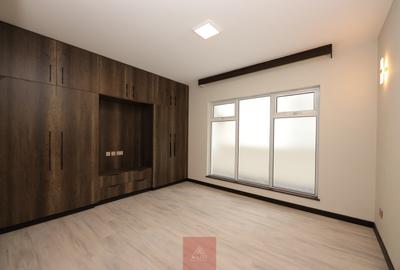 2 Bed Apartment with En Suite at Riverside
